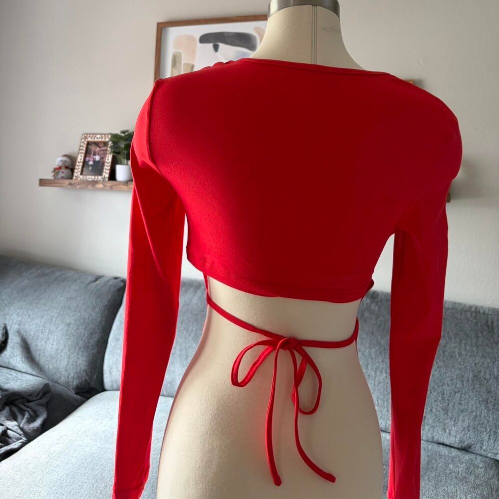 Red Long Sleeve Crop Top Tie Back Open Back Crew Neck Small